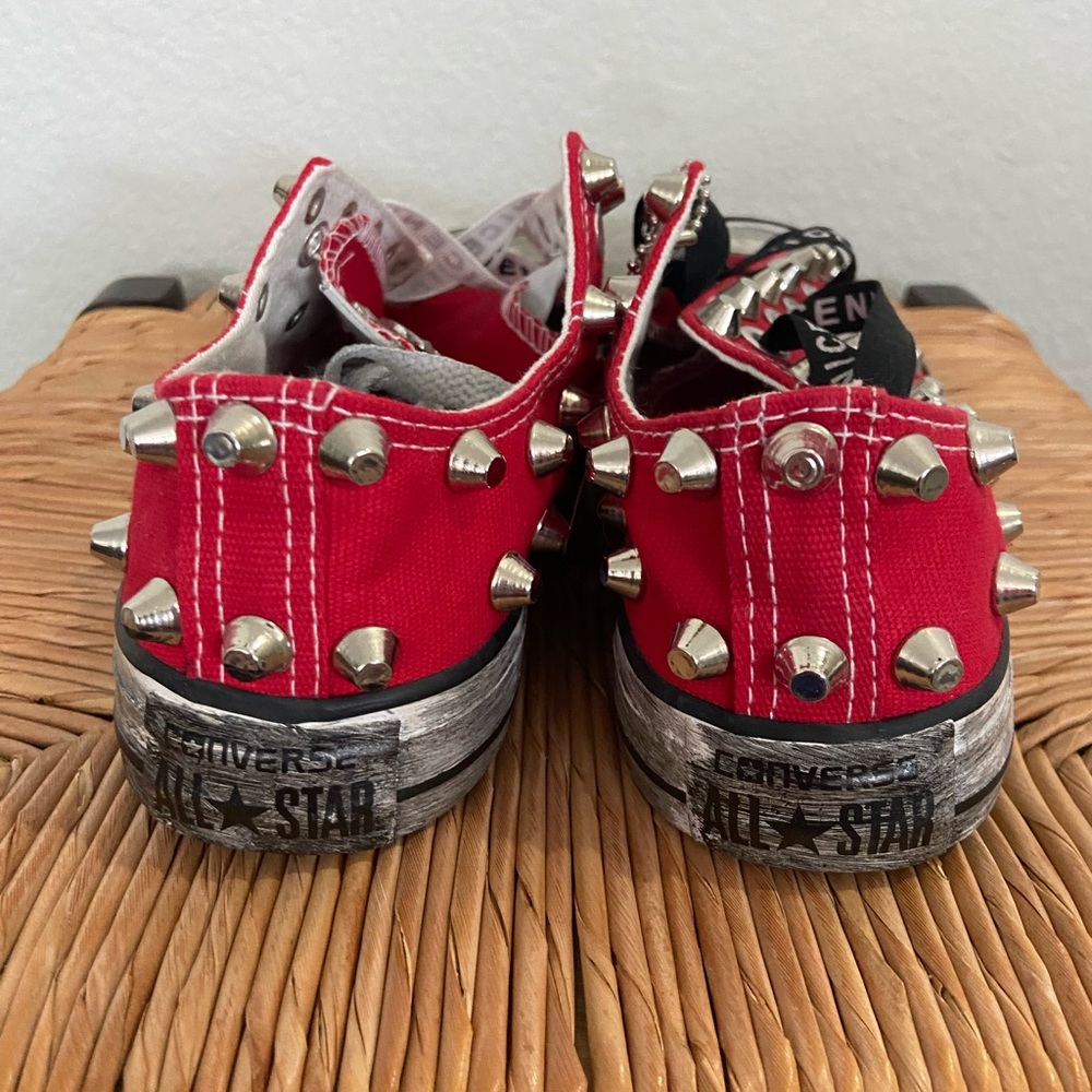 Converse - Picture 2 of 5
